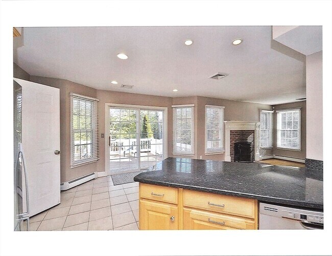 Building Photo - 8 Tiffany Rd