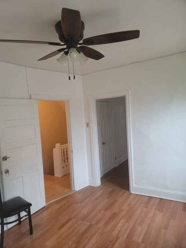 Building Photo - 213 E Tabor Rd