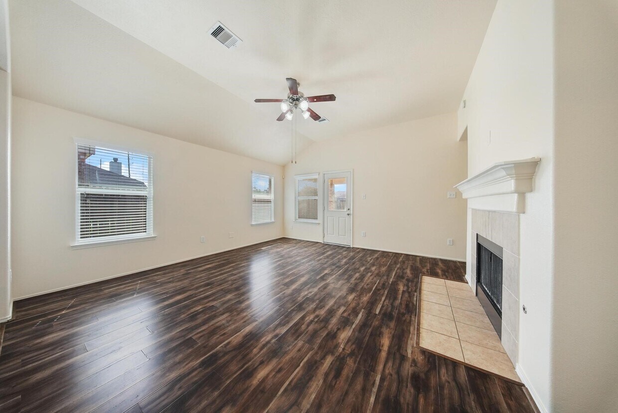Building Photo - 5015 Bridgecrossing Ct