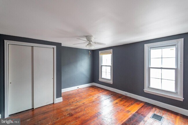 Building Photo - 2222 St Albans St