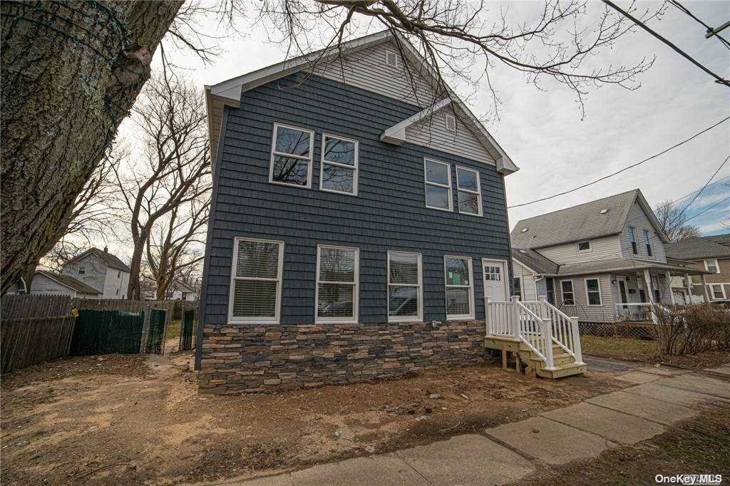 Primary Photo - 169 S 1st St