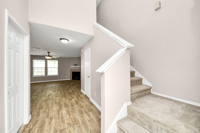 Foto del edificio - 3919 Vauxhall Dr S