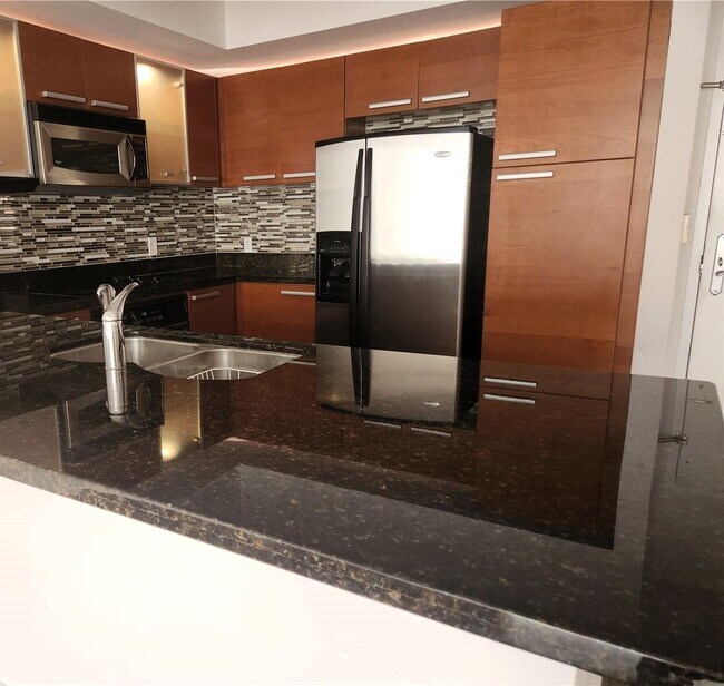 Foto del edificio - 2030 S Douglas Rd