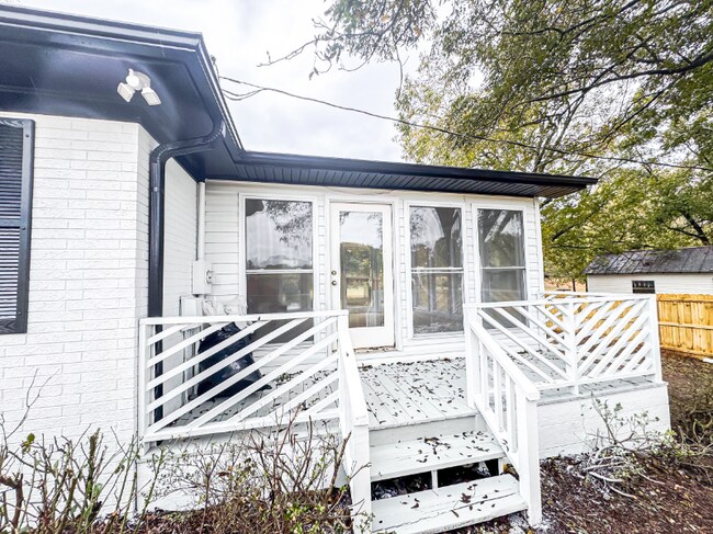 Foto del edificio - 9454 Flowes Store Rd