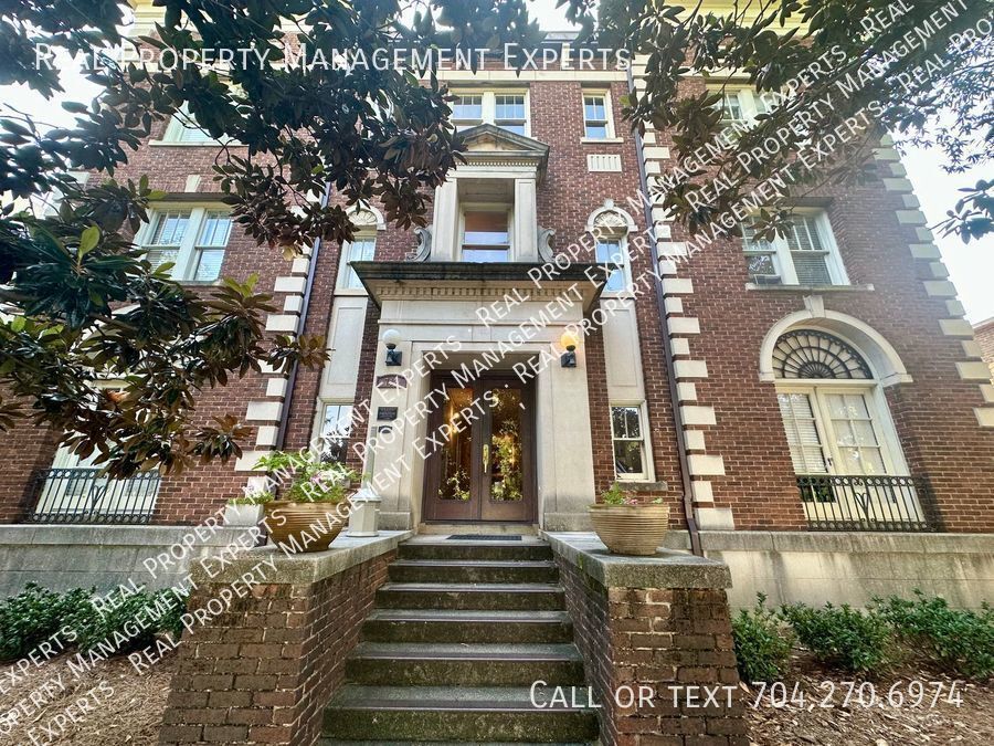 Foto principal - Stunning 1BR/1BA Condo in the Heart of Cha...
