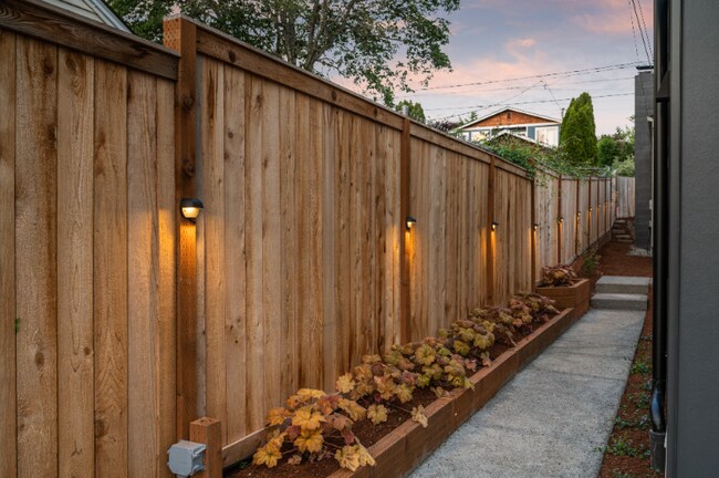 Foto del edificio - 6404 47th Ave SW