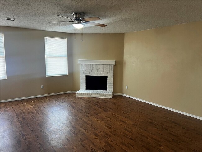 Building Photo - 1724 Creek Bend Ln