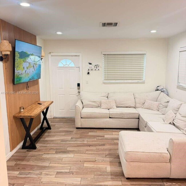 Foto del edificio - 2221 N 61st Ave