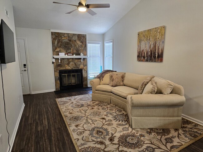 Building Photo - 1829 Alyssum Pl