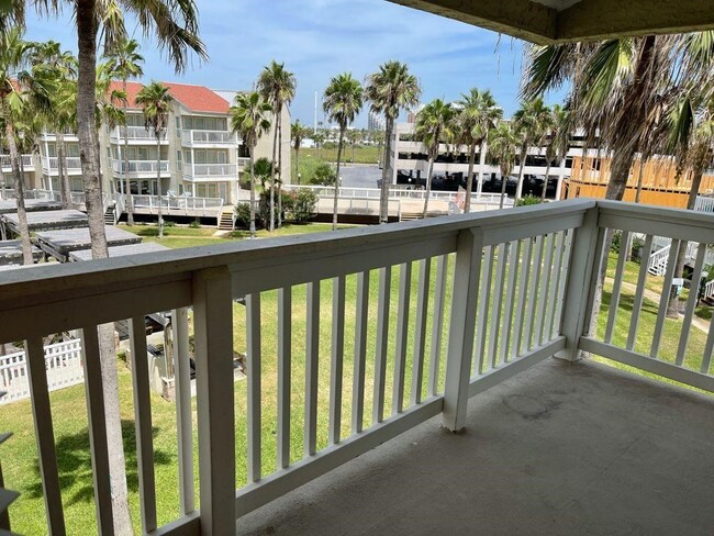 Building Photo - 200 Padre Blvd