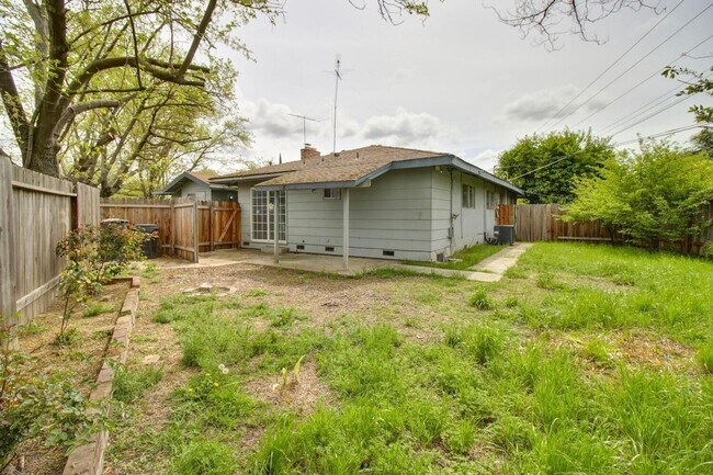 Building Photo - Renovated 3BD/2BA on Quiet Cul-de-Sac