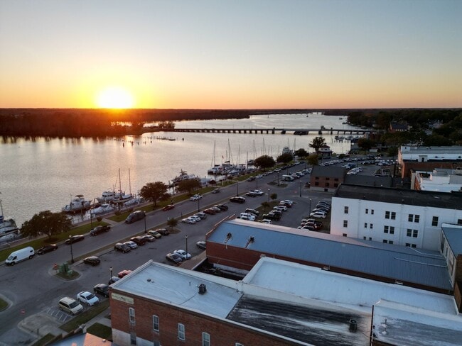 Building Photo - Fully Furnished Waterfront Elegance on Mai...