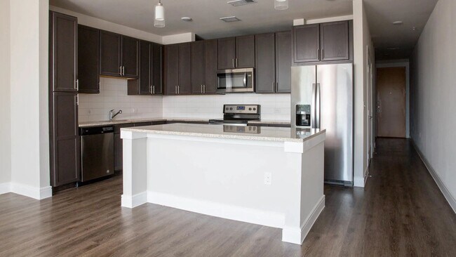 Building Photo - Modern Living: Chic 1 Bedroom Apartments f...