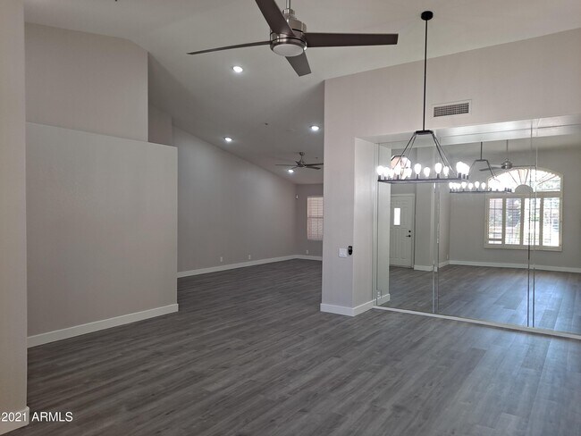 Foto del edificio - 9074 E Caribbean Ln