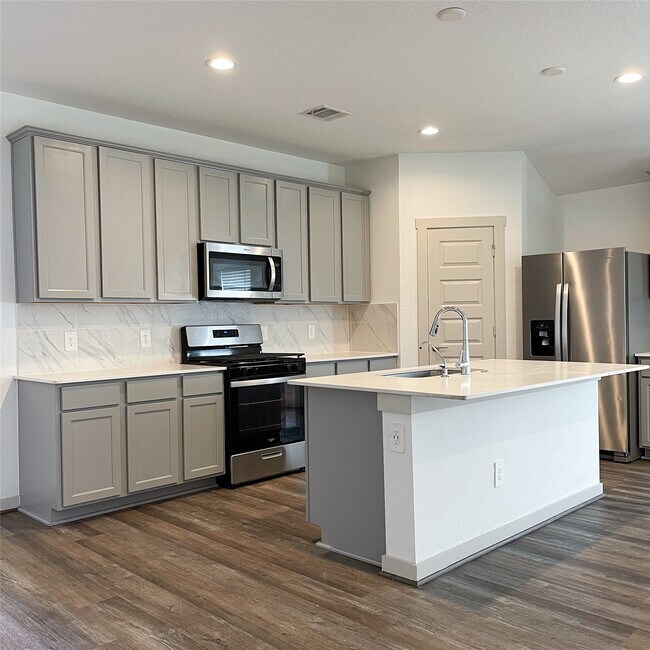 Foto del edificio - 6814 Bradford Ter Rd