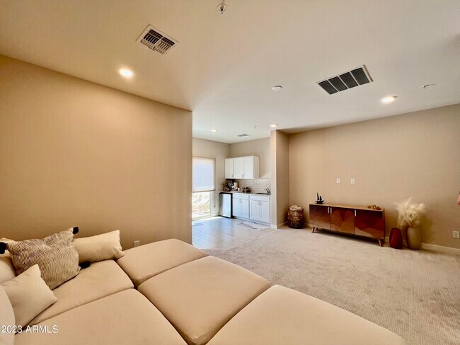 Foto del edificio - 2145 W Harmont Dr