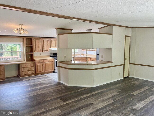 Foto del edificio - 746 Sawmill Rd