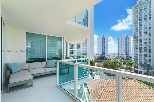 Foto del edificio - 250 Sunny Isles Blvd