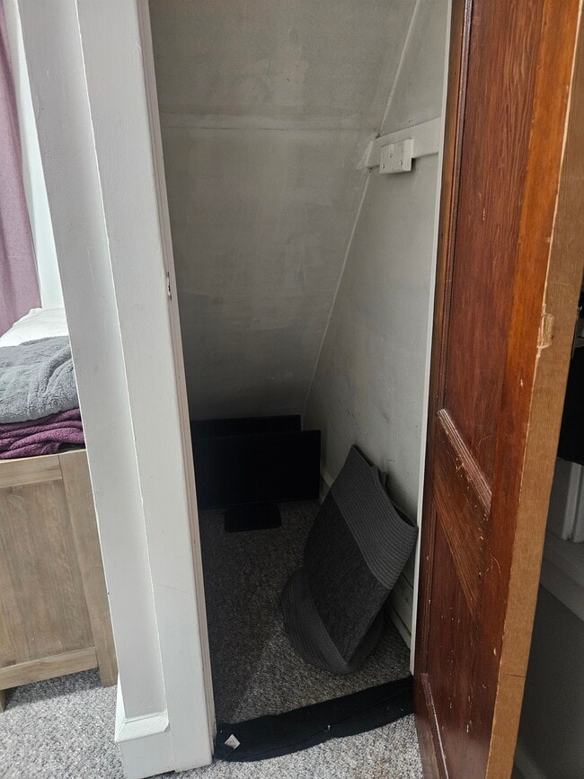 Closet. - 20 E Coulter Ave