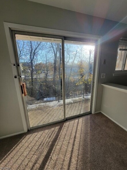 Building Photo - 15 Broad St