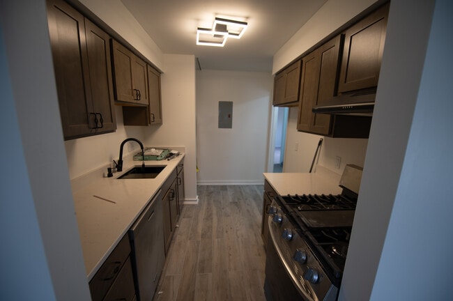 Building Photo - 3107 Pine Cone Ct