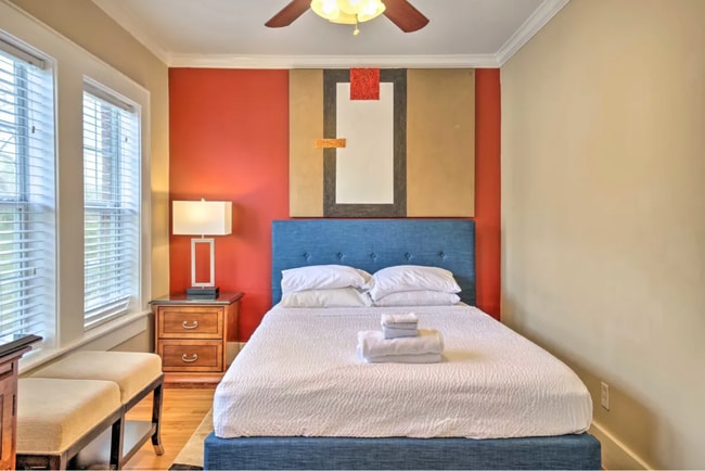 Photo - 2406 Arbor St Apartment