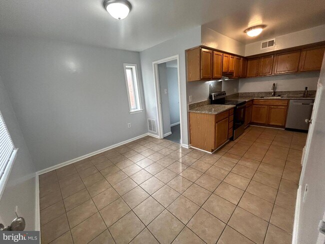 Building Photo - 6828 Perry Penney Dr