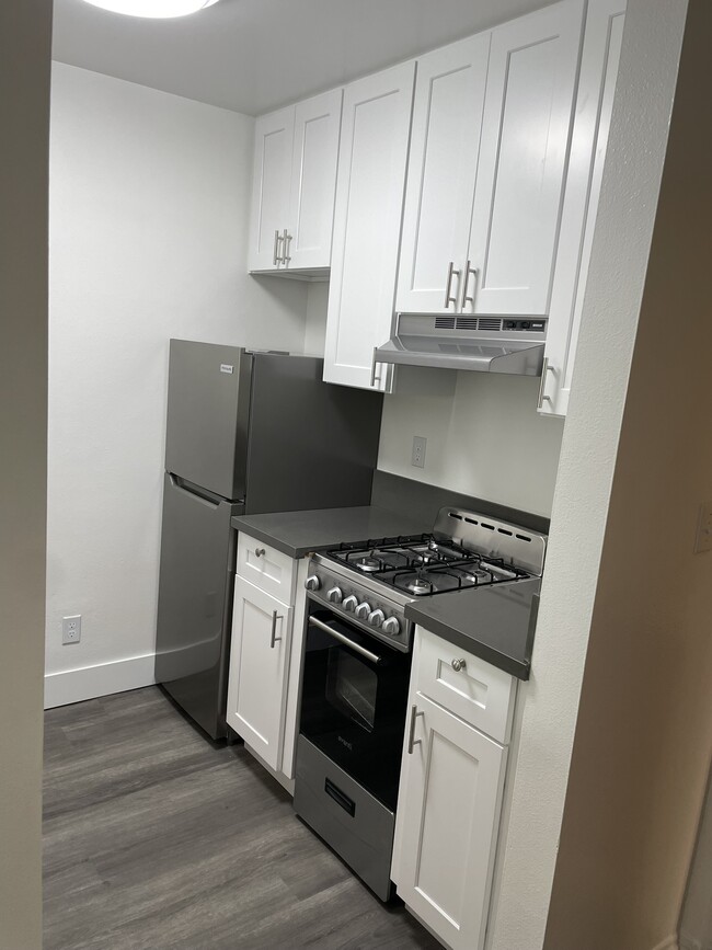 Unit 203 Kitchen - La Villa Mesa