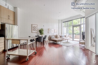 Building Photo - 8210 Crestwood Heights Dr