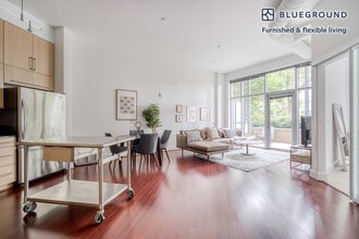 Building Photo - 8210 Crestwood Heights Dr