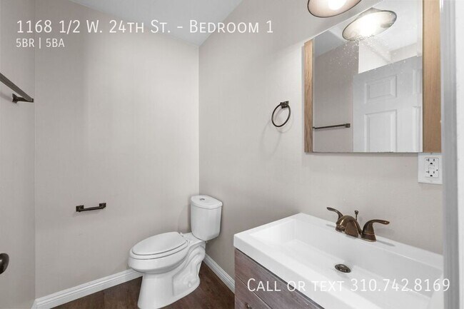 Building Photo - 1168 1/2 W. 24th St.-Bedroom 1