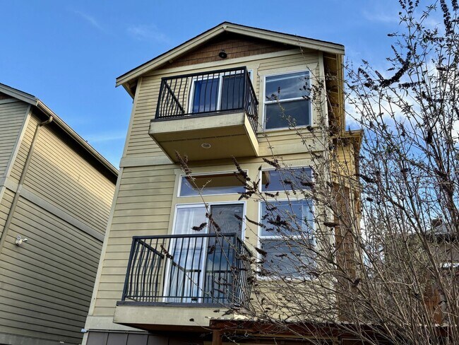 Foto del edificio - Central District Townhome