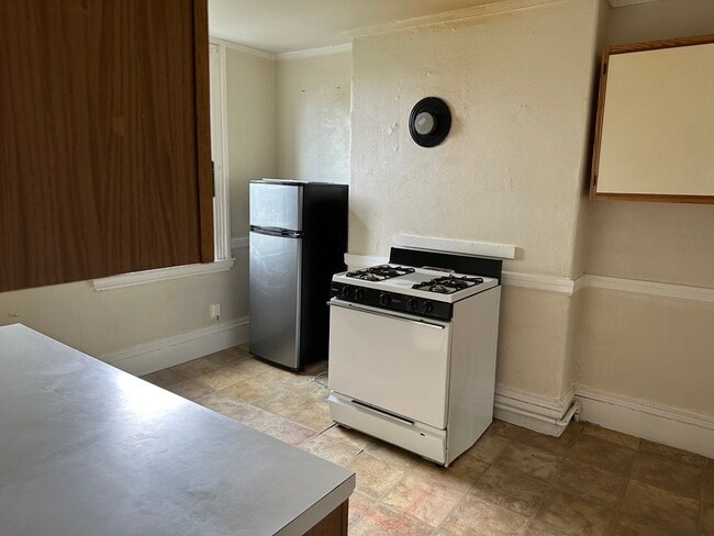 Building Photo - 57 Delle Ave