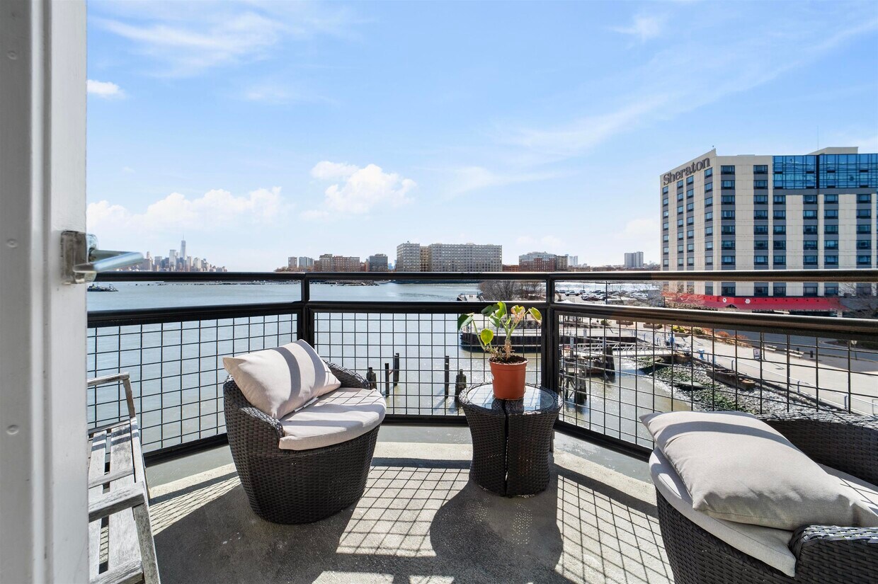 Foto principal - 600 Harbor Blvd