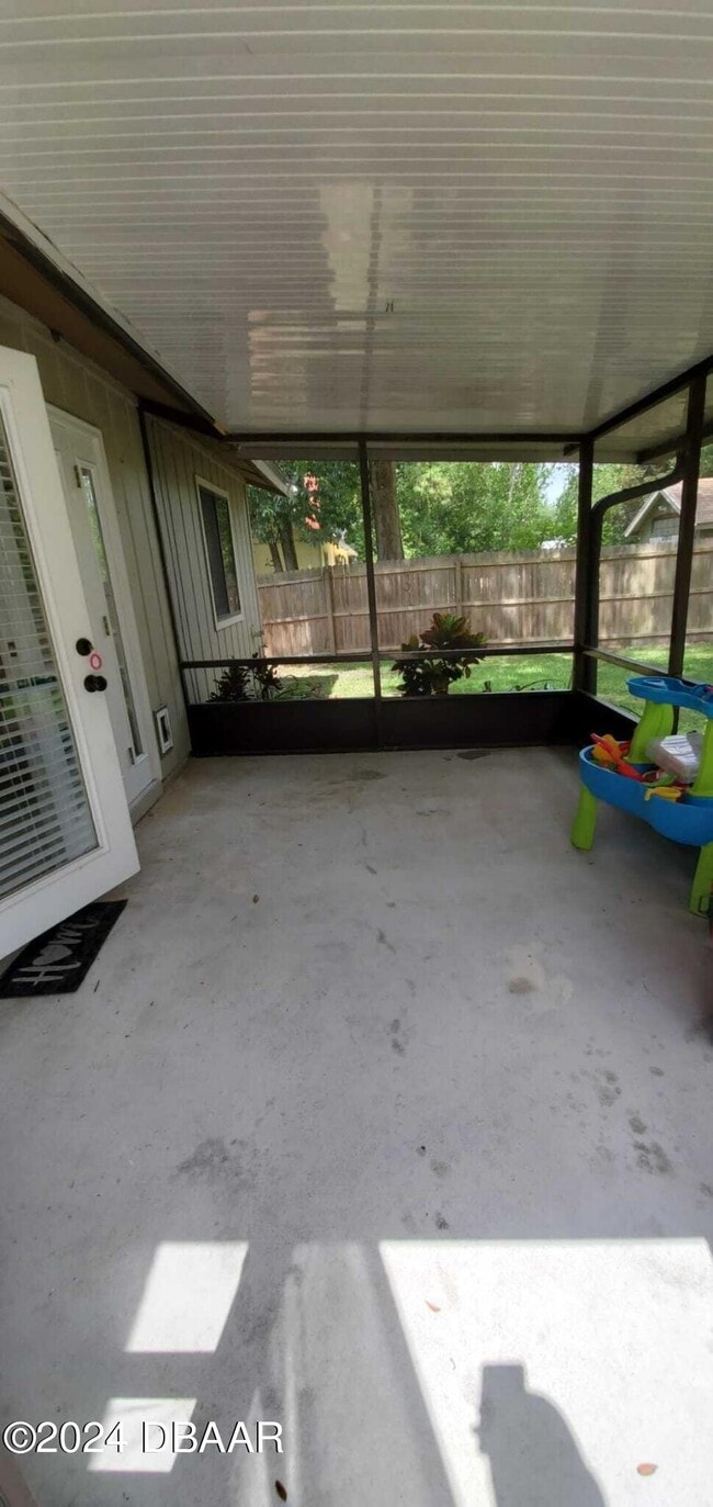 Building Photo - 95 Hidden Hills Dr