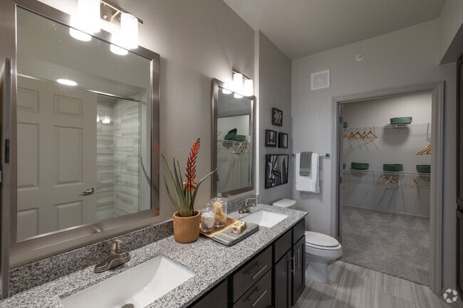 Master Bathroom - Grand Bay