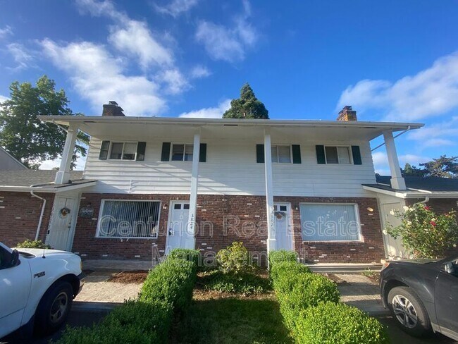 Building Photo - 3824 Bayonne Dr. SE.