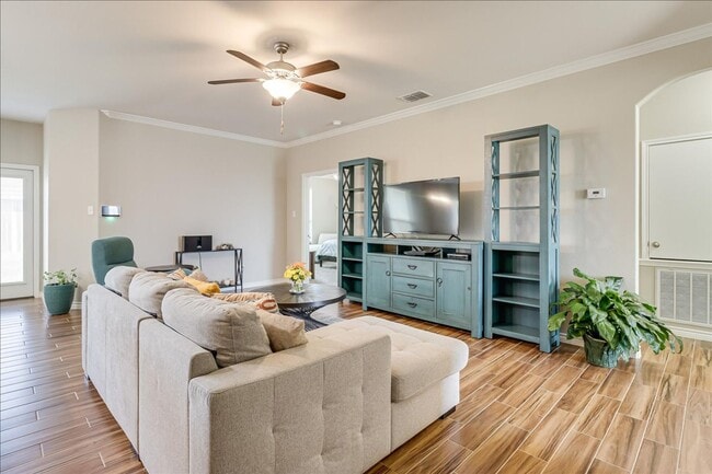Building Photo - 7610 Quartz Dr