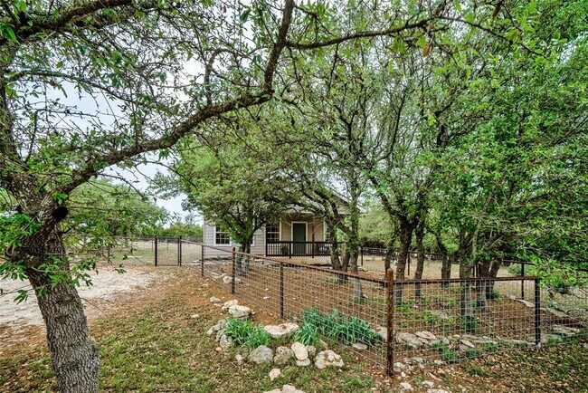 Building Photo - 1816 Spring Valley Dr