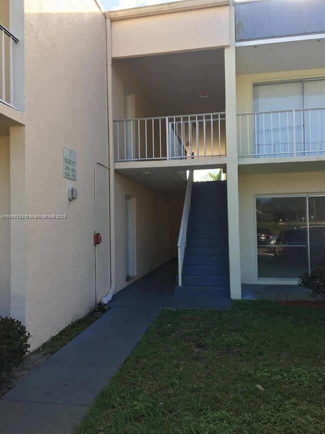 Foto del edificio - 437 Executive Center Dr