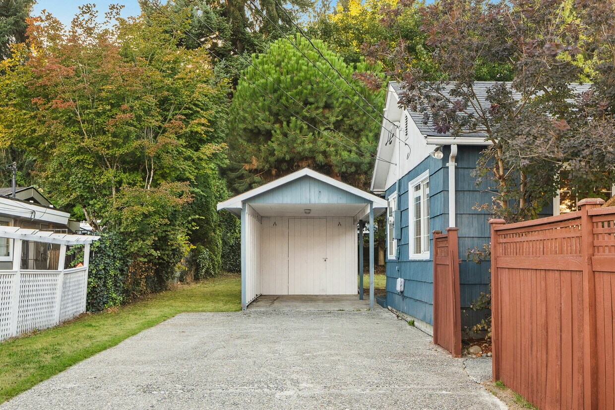 Building Photo - 15225 Wallingford Ave N