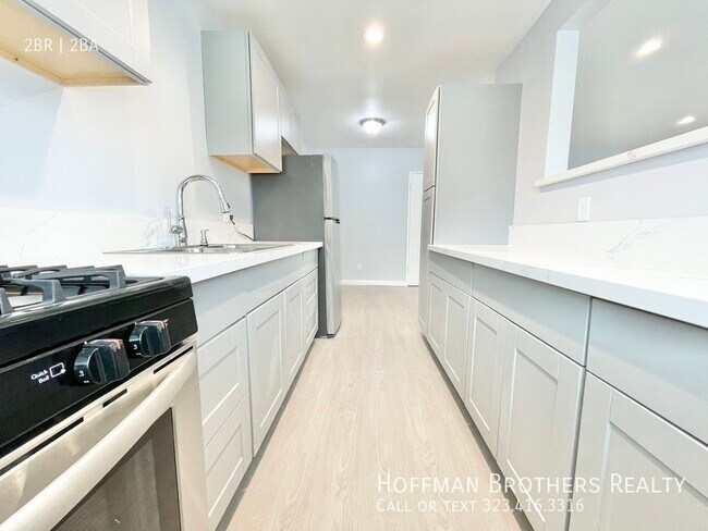 Foto del edificio - 825 Westbourne Dr