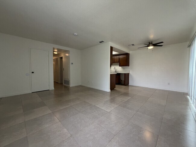 Foto del edificio - 12635 Franklin Ct