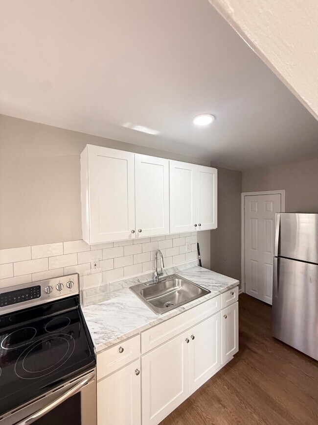 Foto del edificio - 3427 Ravenwood Ave