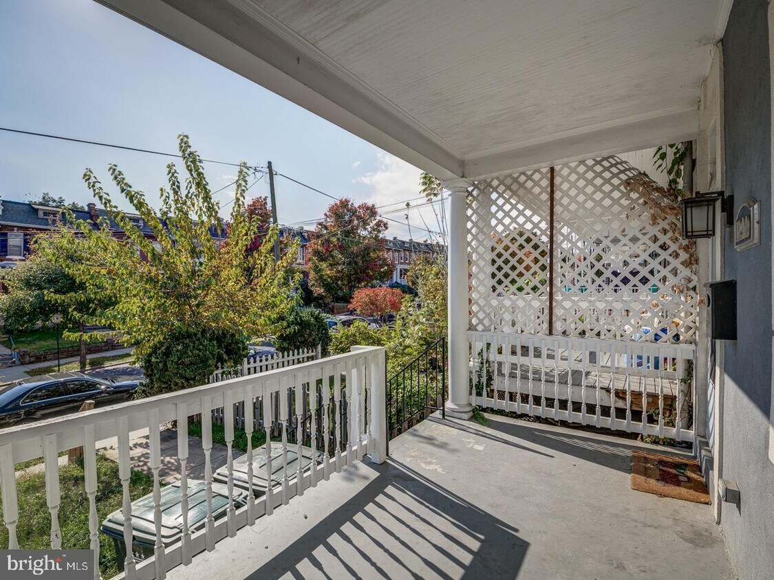 Primary Photo - 1209 Ingraham St NW