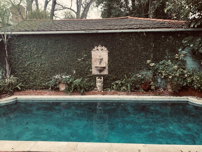 Foto del edificio - 4227 Agnes Ave