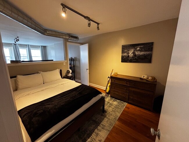 Foto del edificio - 674 N Orleans St