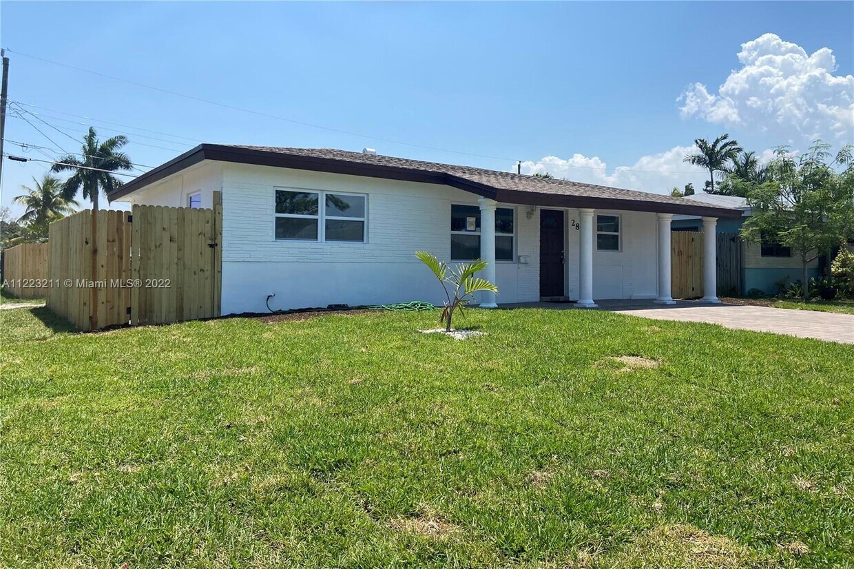 Foto del edificio - 280 NE 43rd Ct