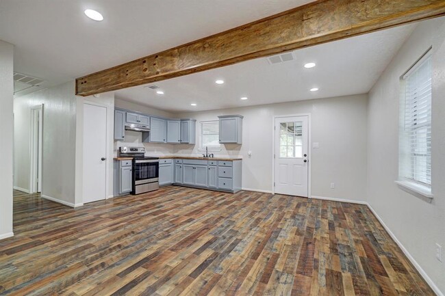 Building Photo - 24296 Forest Trail