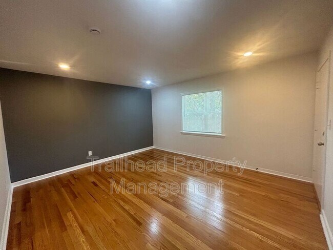 Building Photo - 6413 Brookside Rd